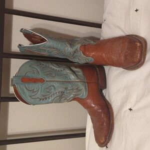 Women's Nocona half quill ostrich boots